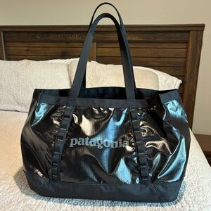 Patagonia Black Hole 25L Tote Bag